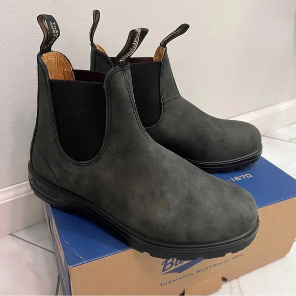Blundstone Shoes - Blundstone 587 Rustic Black Premium Leather Chelsea Boots Size 10.5 Womens